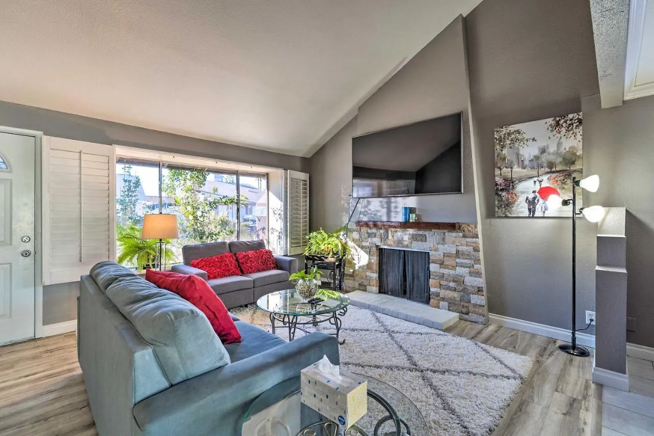 Stylish Home With Pool - 5 Mi To Las Vegas Strip! Hébergement de vacances