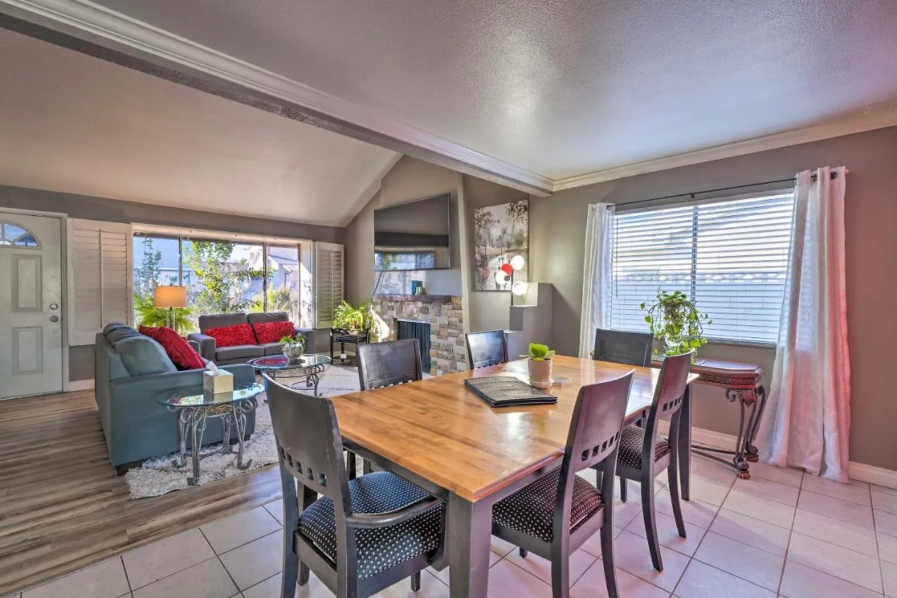 Stylish Home With Pool - 5 Mi To Las Vegas Strip! États-Unis