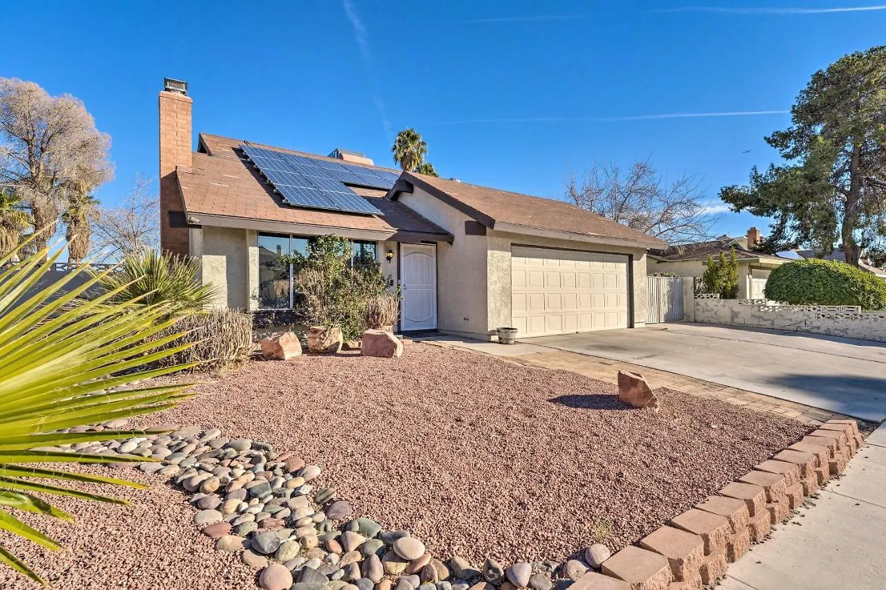 Stylish Home With Pool - 5 Mi To Las Vegas Strip! 0*,  États-Unis