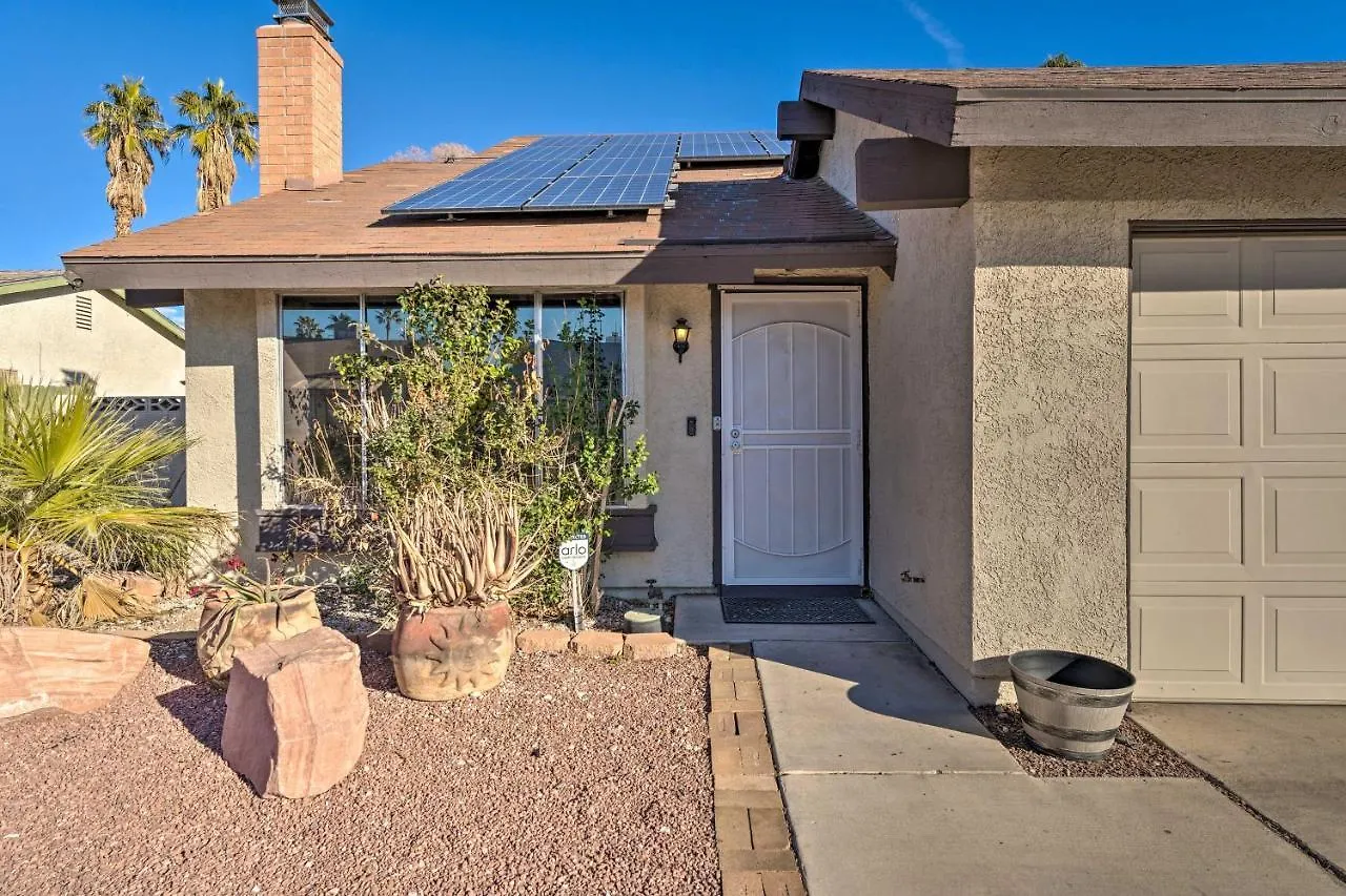 Stylish Home With Pool - 5 Mi To Las Vegas Strip! Hébergement de vacances