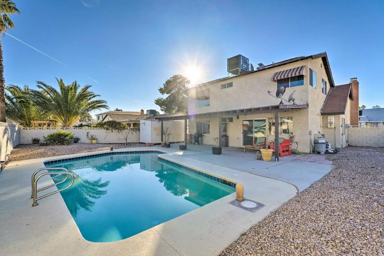 Stylish Home With Pool - 5 Mi To Las Vegas Strip!