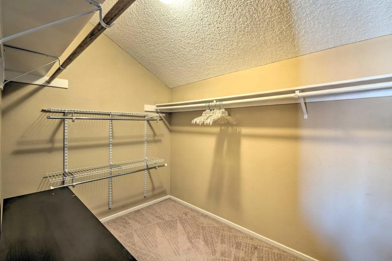 Stylish Home With Pool - 5 Mi To Las Vegas Strip!